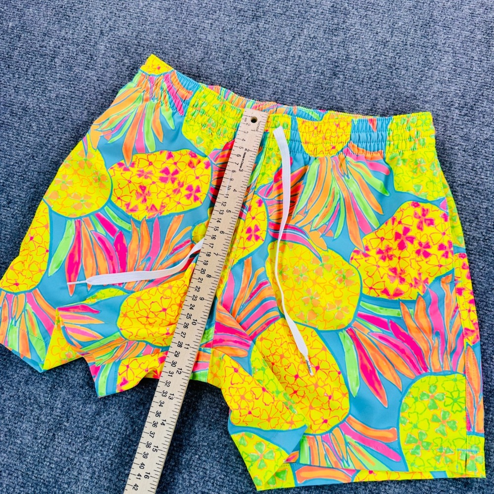 Chubbies Men's M 5.5" Mesh Lined The Hooligans Pineapple Swim Trunks Blue Neon - Picture 10 of 12